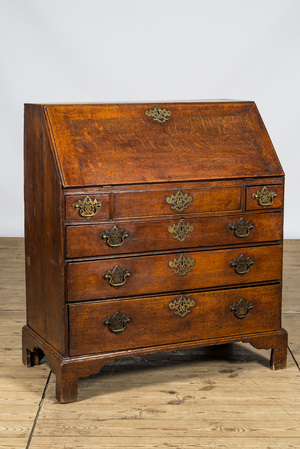 An English oak wooden secretaire, 18th C.