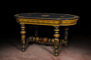 Een beschilderde houten Napoleon III tafel, Frankrijk, 19e eeuw