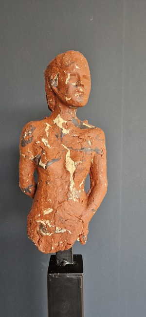 Martine Bossuyt: 'Petrified mysticism', brown patinated terracotta on stand